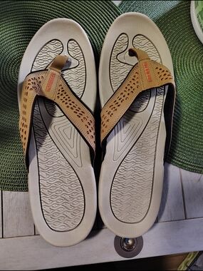 Hobi bear  Men's Tan Comfort Flip-Flop Sandals
